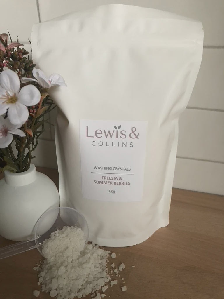 Lewis & Collings Washing Crystals Freesia & Summer Berries 1kg